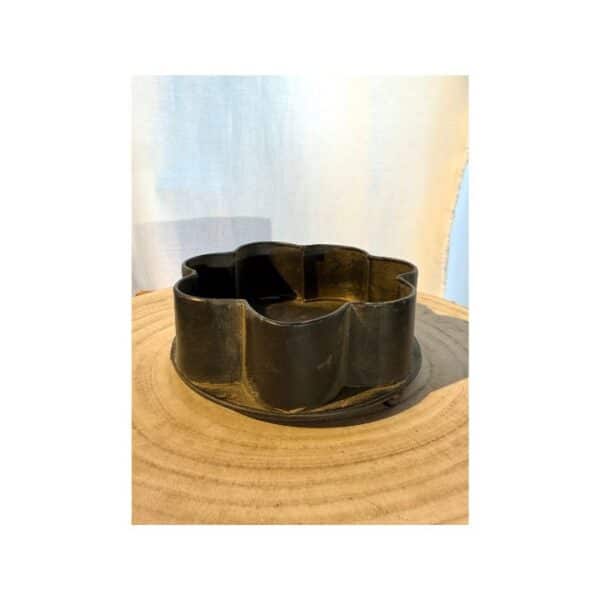 Pflanzschale im Vintage-Look, schwarz, Blumenform aus Blech